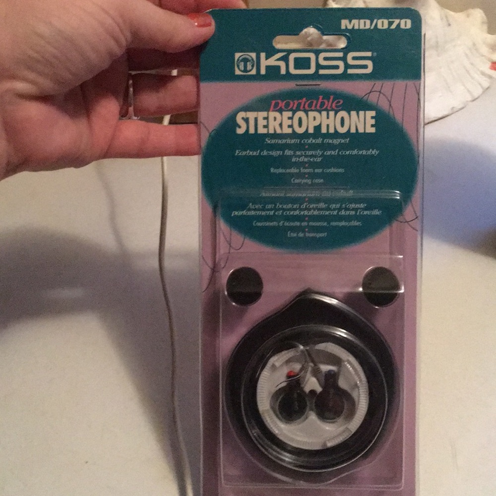 Kiss portable stereo phone